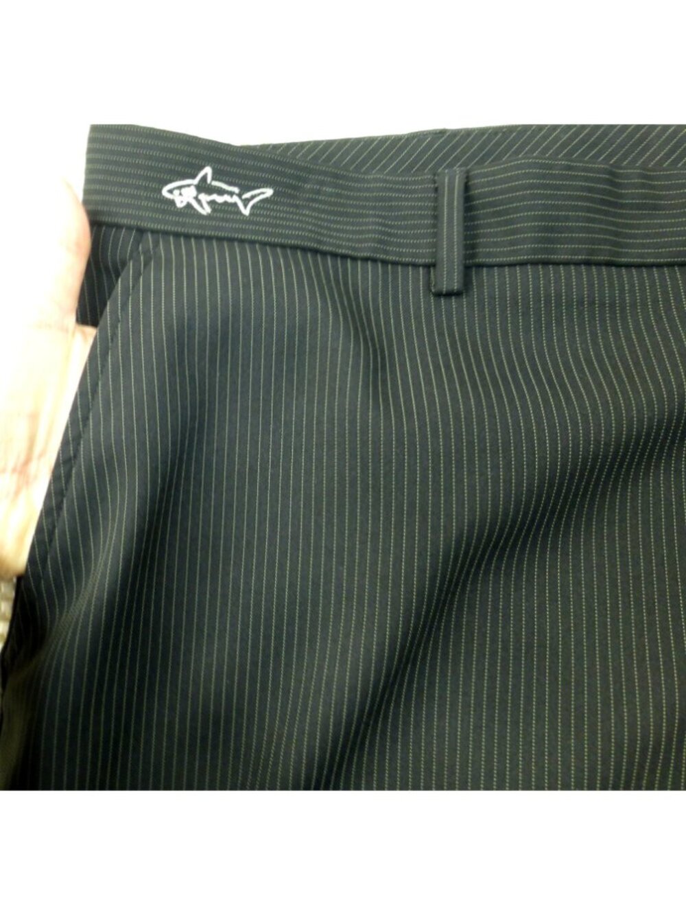 Greg Norman Mens Black Pinstriped Golf Shorts W40 Polyester Blend - Picture 3 of 9